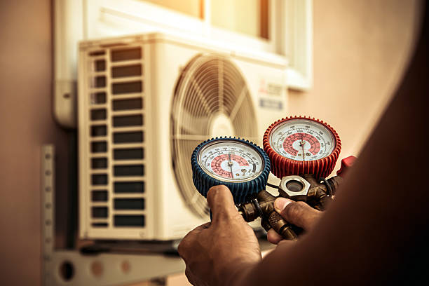 Professional Ac Installation technician working in Clarksville, IA